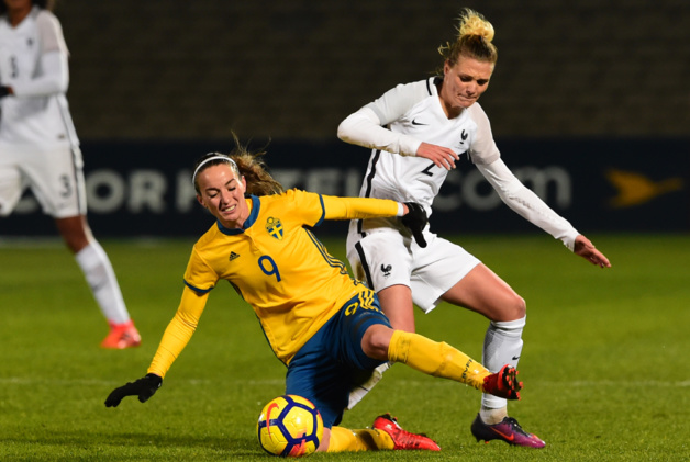 Première remarquée pour Robert avec les Bleues (photo AFP) Première remarquée pour Robert avec les Bleues (photo AFP)