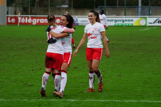 Amani avec Fleury s'impose face à son ancien club (photo footofeminin.fr)
