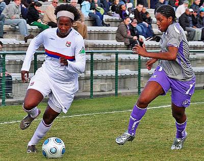 L'OL et Katia passent Toulouse (photo : Van Gol) L'OL et Katia passent Toulouse (photo : Van Gol)