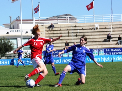 Anaig Butel et la défense française ont tenu... (photo : Sébastien Duret) Anaig Butel et la défense française ont tenu... (photo : Sébastien Duret)