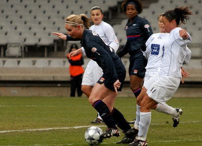 Amandine Henry a contribué au succès lyonnais (foot69)