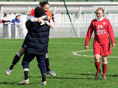 La joie de Deville et Torrent après le succès face au PSG (photo : Eric Balendent/Le Moustic Production)