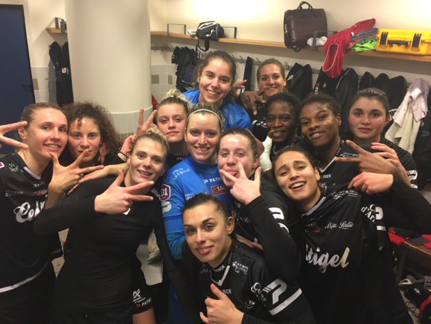 #D1F - J15 : GUINGAMP repart de l'avant face au PARIS FC #D1F - J15 : GUINGAMP repart de l'avant face au PARIS FC