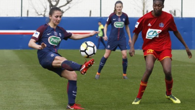 Périsset devant Mabomba (photo PSG.fr) Périsset devant Mabomba (photo PSG.fr)