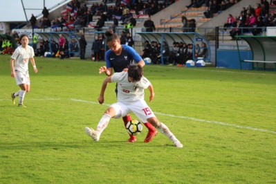 Bacha tente de passer devant Ushijima (photo Ligue de Bretagne) Bacha tente de passer devant Ushijima (photo Ligue de Bretagne)