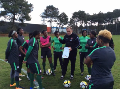 Dennerby lors de la préparation au stade du Clos Fleuri Dennerby lors de la préparation au stade du Clos Fleuri