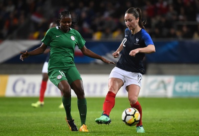 Thiney devant Okobi-Oke (photo FFF.fr) Thiney devant Okobi-Oke (photo FFF.fr)