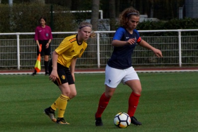 La capitaine Peneau (photo Sébastien Duret) La capitaine Peneau (photo Sébastien Duret)