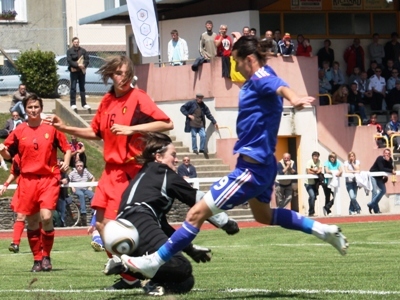 Silvestri ouvre le score sur cette action Silvestri ouvre le score sur cette action