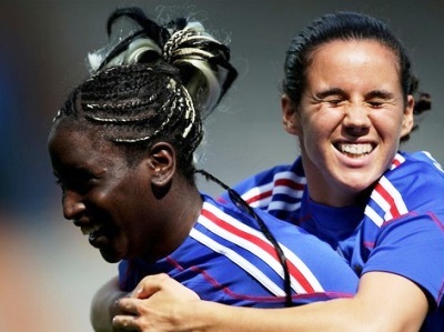 Marina Makanza libère la France (photo : fifa.com)