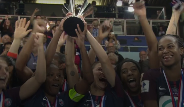 Les Parisiennes avec la capitaine Formiga (capture TV) Les Parisiennes avec la capitaine Formiga (capture TV)