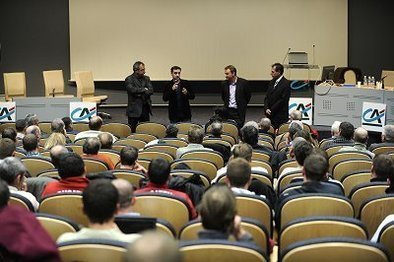 Julien Gourbeyre : VESTIAIRES est aussi un choix de vie... Julien Gourbeyre : VESTIAIRES est aussi un choix de vie...