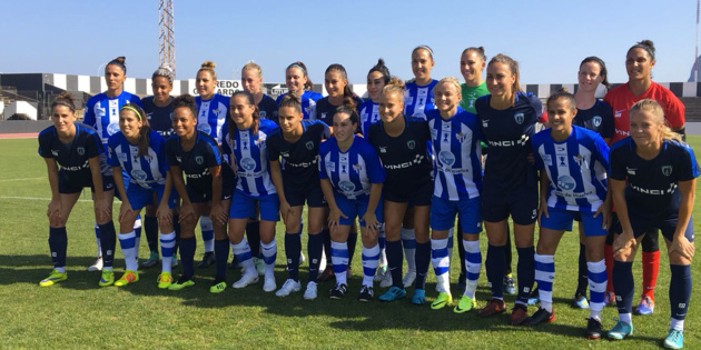 Les deux équipes avant la rencontre (photo Paris FC) Les deux équipes avant la rencontre (photo Paris FC)