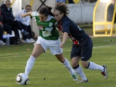 Crammer (Hénin) et Lozé (PSG) à la lutte (photo : D. Dujardin)