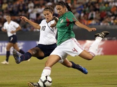 Le Mexique passe l'obstacle américain (photo : USsoccer.com) Le Mexique passe l'obstacle américain (photo : USsoccer.com)