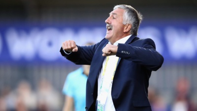 Gilles Eyquem est resté très actif devant son banc (photo FIFA.com) Gilles Eyquem est resté très actif devant son banc (photo FIFA.com)