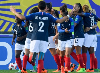 Les Tricolores fêtent la qualification (photo FIFA.com) Les Tricolores fêtent la qualification (photo FIFA.com)