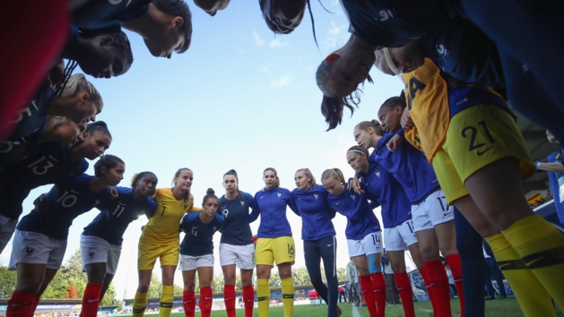 Le groupe solidaire avant le match face à la Corée du Nord (photo FIFA.com) Le groupe solidaire avant le match face à la Corée du Nord (photo FIFA.com)