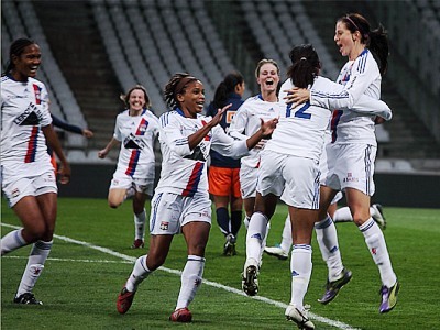 La joie lyonnaise illustre la difficulté du leader a trouvé la faille (photo : Van Gol) La joie lyonnaise illustre la difficulté du leader a trouvé la faille (photo : Van Gol)