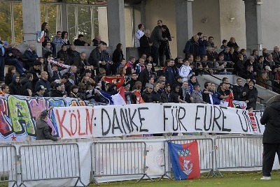 Ils étaient environ 150 lors du match à Hénin (photos : Denis Dujardin)