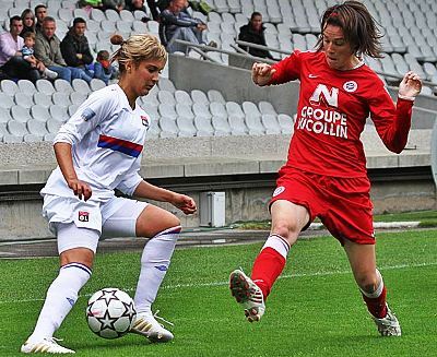 Necib face à Plaza (photo : Van Gol)