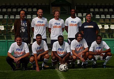 Emmanuel Petit, Sébastien Perez et Manu Amoros répondent souvent à l'appel de Didier Roustan dans le cadre de Foot Citoyen. Emmanuel Petit, Sébastien Perez et Manu Amoros répondent souvent à l'appel de Didier Roustan dans le cadre de Foot Citoyen.