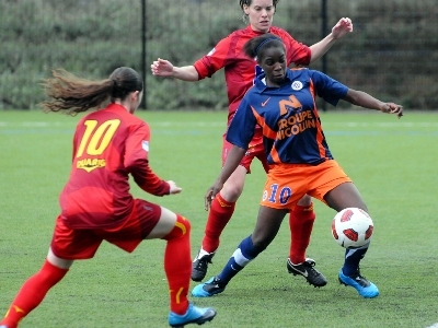 Augis et Blanc au marquage d'Asseyi (photo : MHSC)