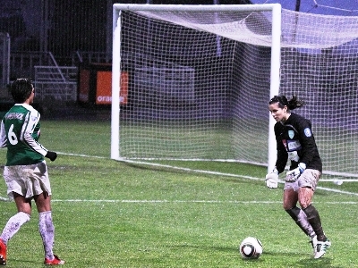 Pauline Crammer a fini le match contre Lyon dans les buts (photo : Jean-François) Pauline Crammer a fini le match contre Lyon dans les buts (photo : Jean-François)