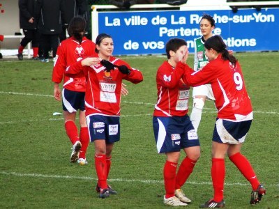Liaigre félicitée au coup de sifflet final (photo : MPierre Guillet) Liaigre félicitée au coup de sifflet final (photo : MPierre Guillet)