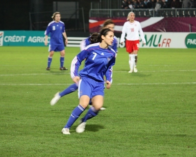 Pauline sous le maillot tricolore (photo : Sébastien Duret)