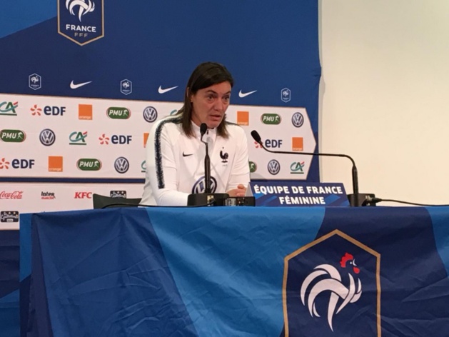 Corinne Diacre lors de la conférence à Nice Corinne Diacre lors de la conférence à Nice