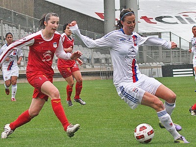 Schelin et Lyon s'imposent à Gerland (photo : Van Gol) Schelin et Lyon s'imposent à Gerland (photo : Van Gol)