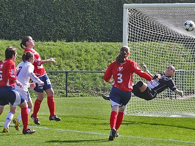 Lyon victorieux 10-0 se rapproche du titre national (photo : Van Gol)