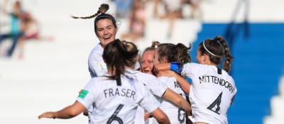 La Nouvelle-Zélande sort le Japon (photo FIFA) La Nouvelle-Zélande sort le Japon (photo FIFA)