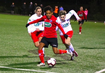 Hoarau, passeuse décisive sur le troisième but (photo EAG) Hoarau, passeuse décisive sur le troisième but (photo EAG)