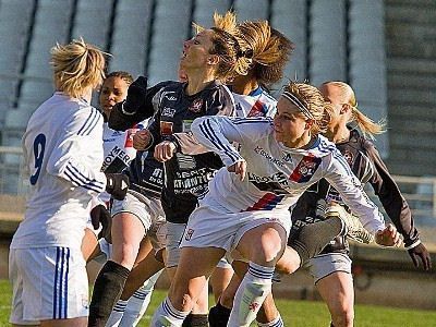 Amandine Henry garde la finale de la Ligue des Champions dans un coin de sa tête (Photo : Van Gol)