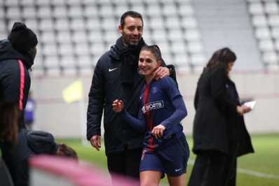 Echouafni félicite Périsset (photo PSG) Echouafni félicite Périsset (photo PSG)