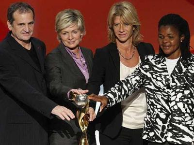 Bruno Bini et les trois autres sélectionneuses du groupe Bruno Bini et les trois autres sélectionneuses du groupe