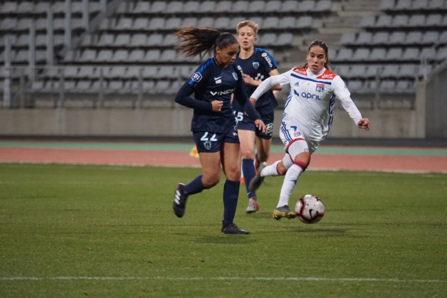 Bleues - Griedge MBOCK remplacée par Estelle CASCARINO Bleues - Griedge MBOCK remplacée par Estelle CASCARINO
