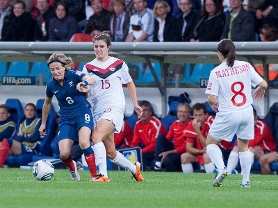 Sonia Bompastor a donné le ton d'entré de match (Photo : Eric Baledent)