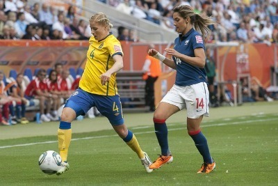 Louisa Necib se sera blessée dès la trentième minute. Bilan : entorse du genou droit.