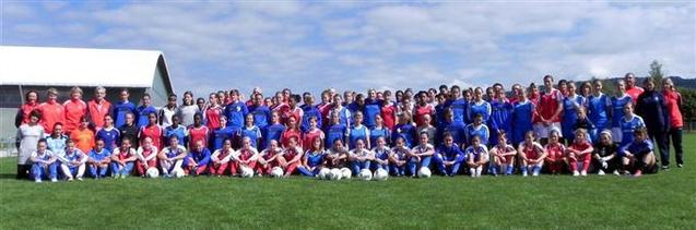 Les féminines des 5 pôles espoirs nationaux (Photo G Domain) Les féminines des 5 pôles espoirs nationaux (Photo G Domain)