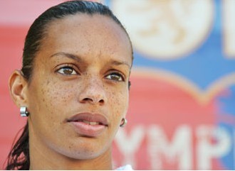 Rosana rejoint l'OL (photo : olweb) Rosana rejoint l'OL (photo : olweb)