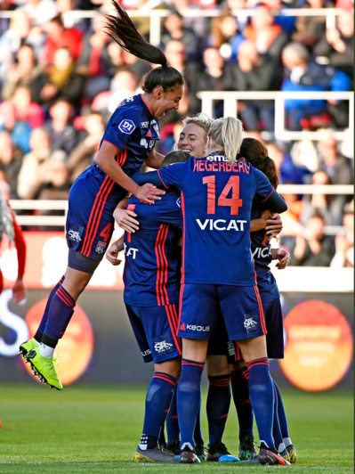 #D1F - J21 : l'OL champion pour la 13e fois, balade parisienne #D1F - J21 : l'OL champion pour la 13e fois, balade parisienne