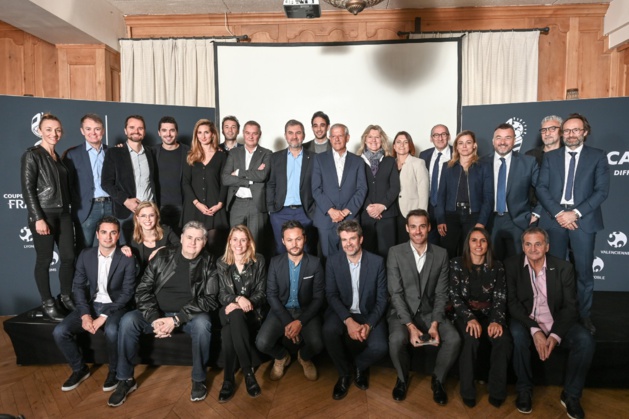 L'équipe au complet du groupe Canal + pour la compétition L'équipe au complet du groupe Canal + pour la compétition