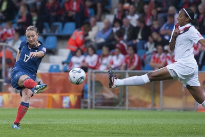 Les deux derniers buts de Thiney avec les Bleues, c'était face au Canada et c'était déjà un doublé (Photo : Eric Baledent)