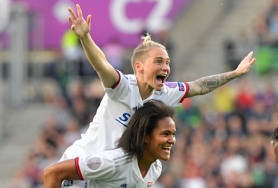 Ligue des Champions - Jessica FISHLOCK : "Ce n’est pas l’argent qui fait que Lyon a autant de succès" Ligue des Champions - Jessica FISHLOCK : "Ce n’est pas l’argent qui fait que Lyon a autant de succès"