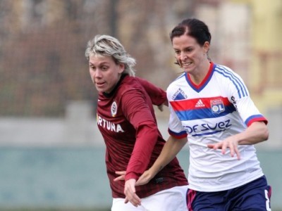 Lotta Schelin a confirmé son rendement offensif en Ligue des Champions