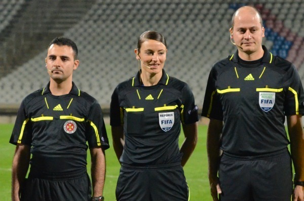 Le trio d'arbitres maltais