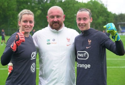 Solène Durand avec Gilles Fouache et Pauline Peyraud-Magnin (photo FFF) Solène Durand avec Gilles Fouache et Pauline Peyraud-Magnin (photo FFF)